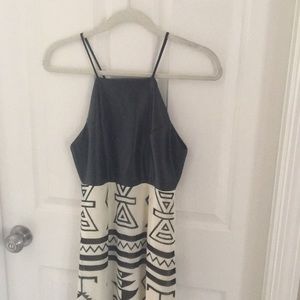 Only worn once. Excellent condition maxi dress!
